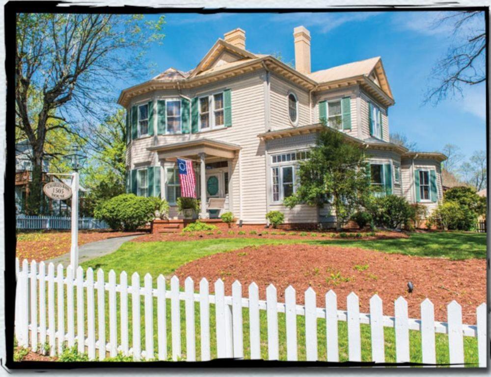 Charles Bass House Bed & Breakfast Южный Бостон Экстерьер фото